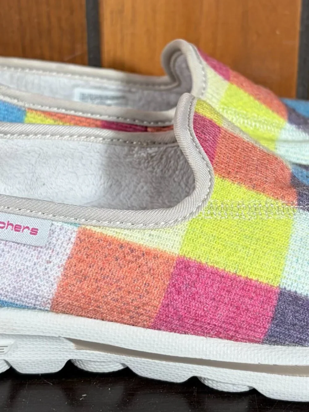 Skechers Go Walk Resalyte Slip-On Colorful Plaid Colorway Womens Sz 8 - EUC